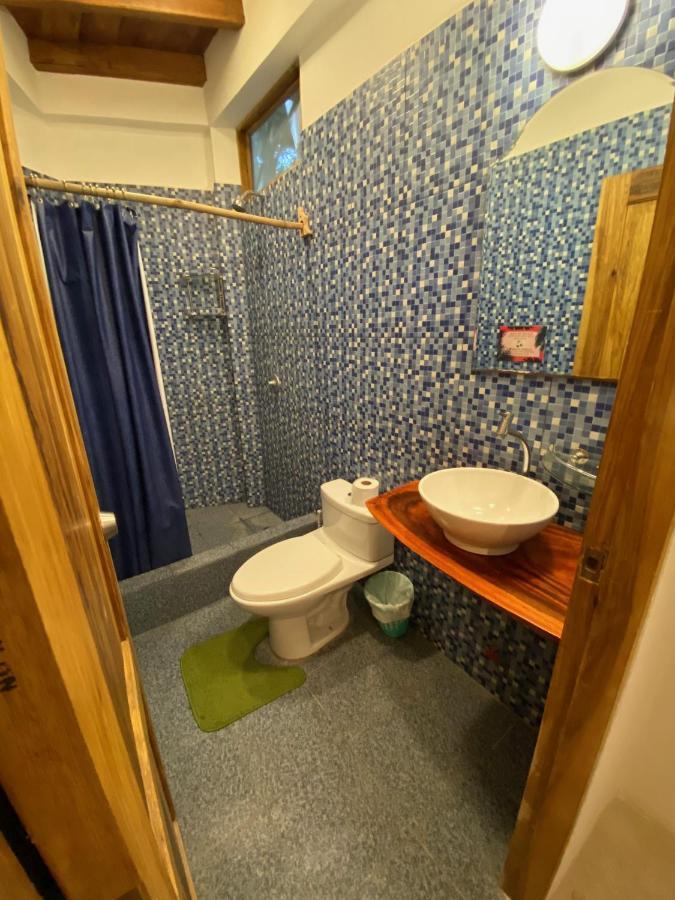 Hidden House Hostel Party Монтаньита Экстерьер фото