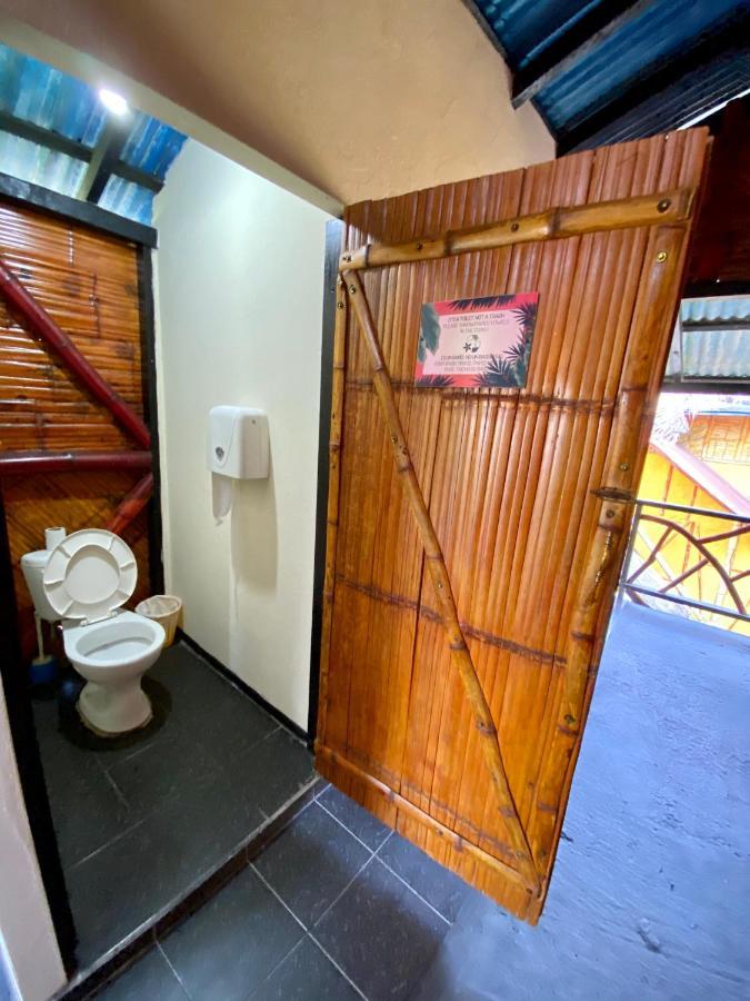 Hidden House Hostel Party Монтаньита Экстерьер фото