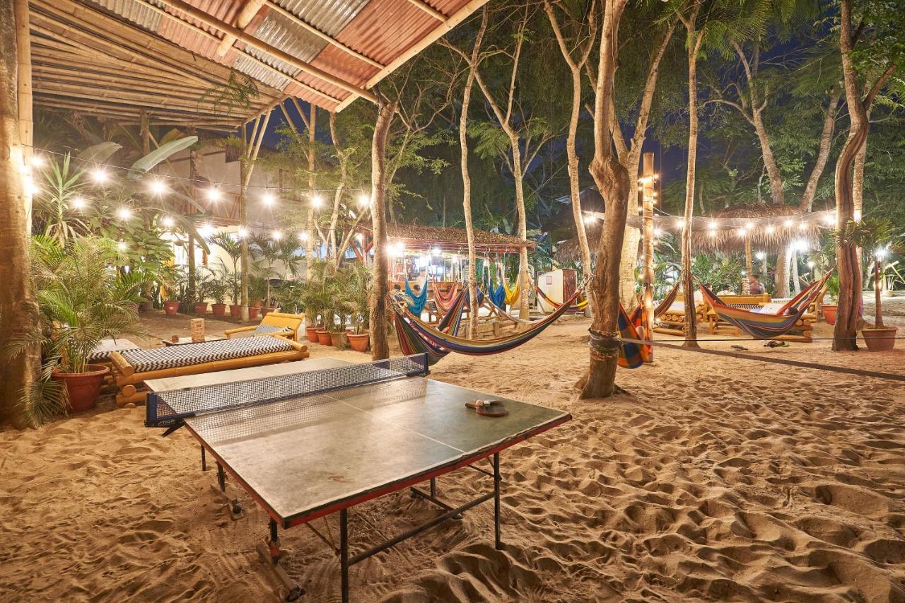 Hidden House Hostel Party Монтаньита Экстерьер фото